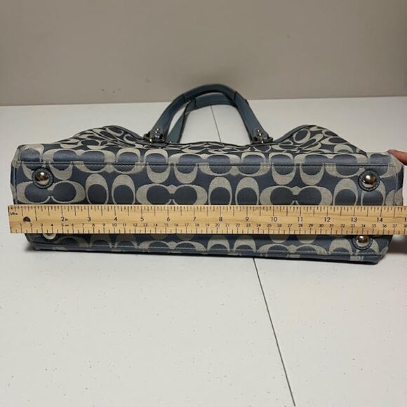 Coach Penelope Signature Bag with Patent Leather Trim - Picture 3 of 16